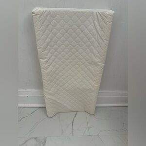 Baby Soft Changing Pad, Waterproof & Non-Slip Design good condition